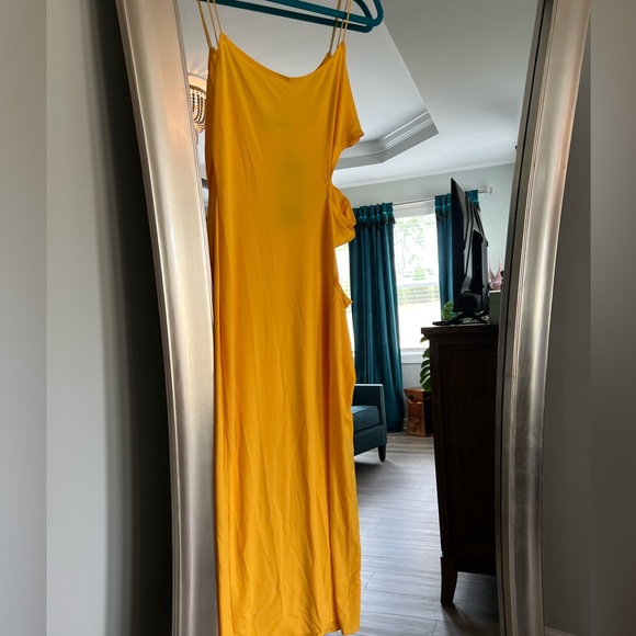 First Distraction, sunshine, sexy, bodycon, cutout maxi dress, oh my! - Picture 4 of 8